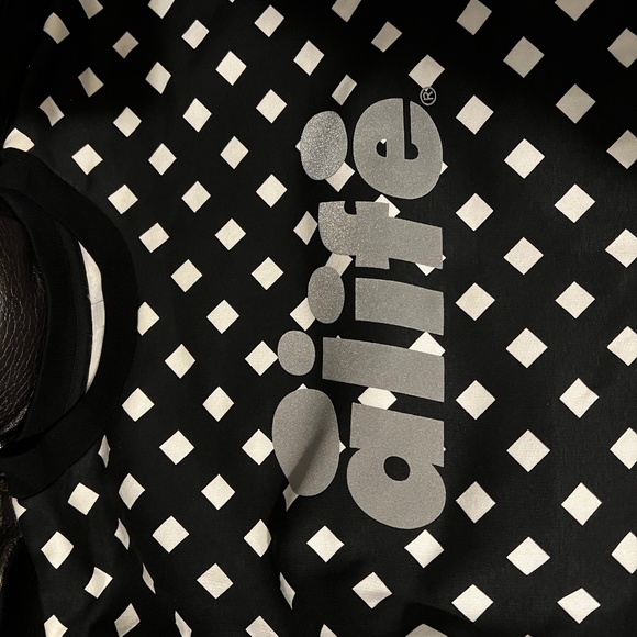 Alife Other - Alife crewneck reflective sweater like new